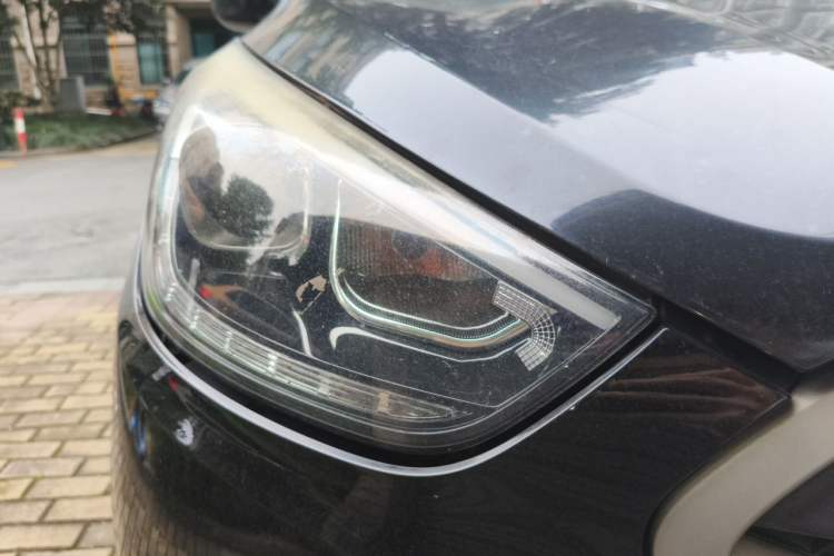 Used Hyundai ix35 2013 2.0L Automatic Two-Wheel Drive Smart GLS China IV Standard Right Front Headlight