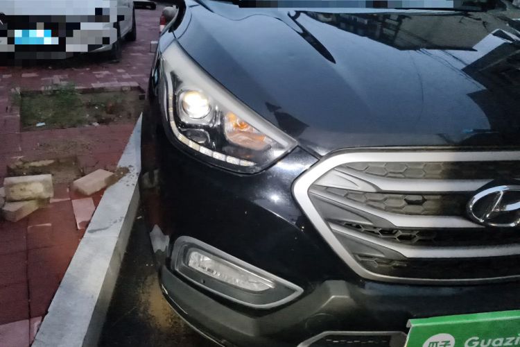 Used Hyundai ix35 2013 2.0L Automatic Two-Wheel Drive Smart GLS China IV Standard Right Front Headlight