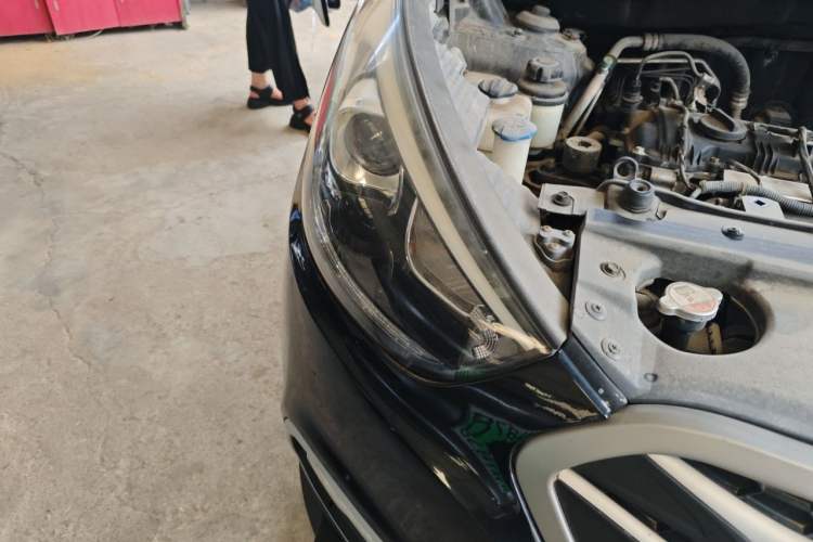 Used Hyundai ix35 2013 2.0L Automatic Two-Wheel Drive Smart GLS China IV Standard Right Front Headlight