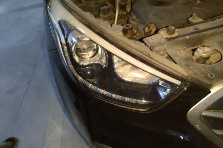 Used Hyundai ix35 2013 2.0L Automatic Two-Wheel Drive Smart GLS China IV Standard Right Front Headlight