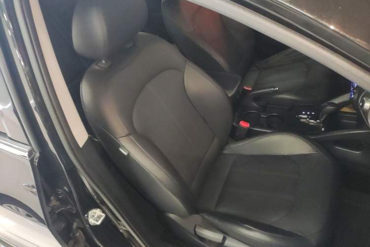 Used Hyundai ix35 2013 2.0L Automatic Two-Wheel Drive Smart GLS China IV Standard Right Front Seat
