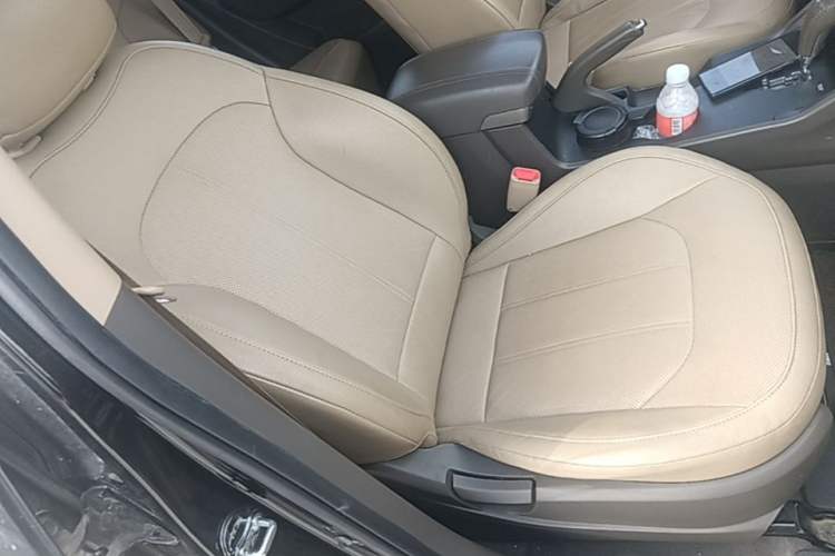 Used Hyundai ix35 2013 2.0L Automatic Two-Wheel Drive Smart GLS China IV Standard Right Front Seat