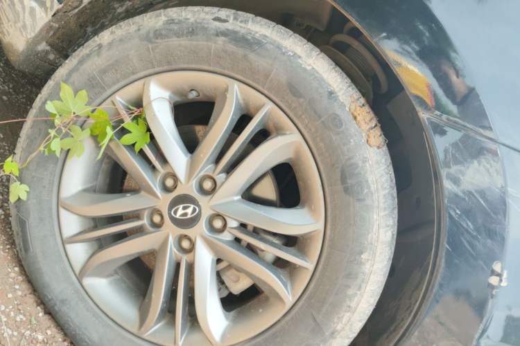Used Hyundai ix35 2013 2.0L Automatic Two-Wheel Drive Smart GLS China IV Standard Right Front Wheel Hub