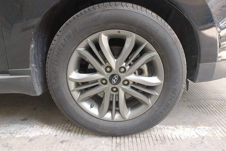 Used Hyundai ix35 2013 2.0L Automatic Two-Wheel Drive Smart GLS China IV Standard Right Front Wheel Hub