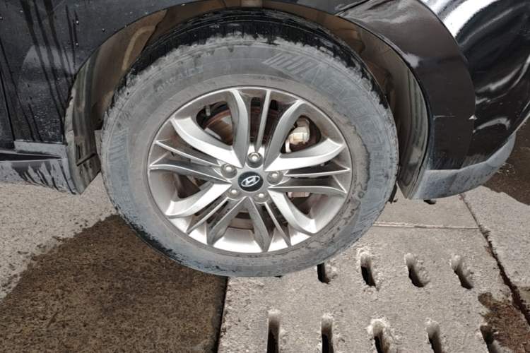 Used Hyundai ix35 2013 2.0L Automatic Two-Wheel Drive Smart GLS China IV Standard Right Front Wheel Hub