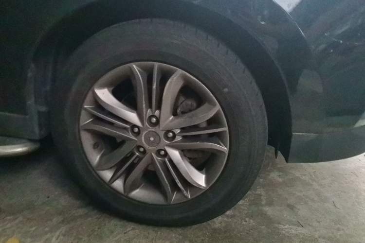 Used Hyundai ix35 2013 2.0L Automatic Two-Wheel Drive Smart GLS China IV Standard Right Front Wheel Hub