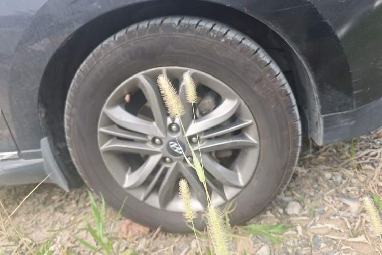 Used Hyundai ix35 2013 2.0L Automatic Two-Wheel Drive Smart GLS China IV Standard Right Front Wheel Hub