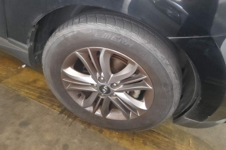 Used Hyundai ix35 2013 2.0L Automatic Two-Wheel Drive Smart GLS China IV Standard Right Front Wheel Hub