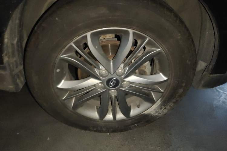 Used Hyundai ix35 2013 2.0L Automatic Two-Wheel Drive Smart GLS China IV Standard Right Front Wheel Hub