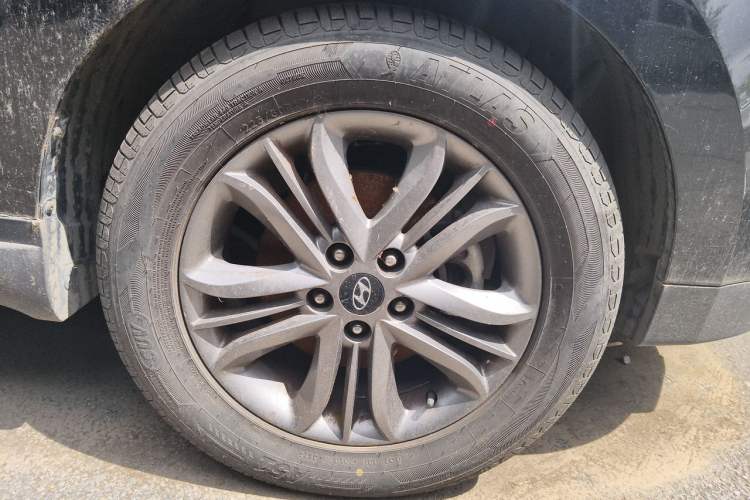 Used Hyundai ix35 2013 2.0L Automatic Two-Wheel Drive Smart GLS China IV Standard Right Front Wheel Hub
