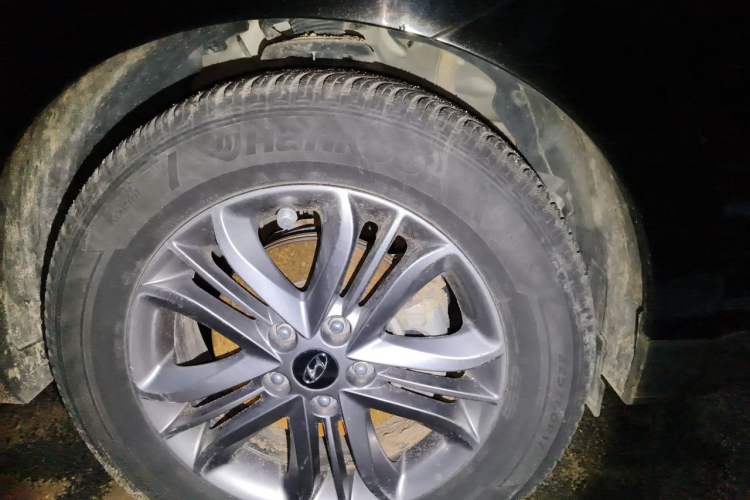 Used Hyundai ix35 2013 2.0L Automatic Two-Wheel Drive Smart GLS China IV Standard Right Front Wheel Hub