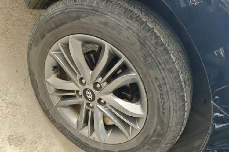 Used Hyundai ix35 2013 2.0L Automatic Two-Wheel Drive Smart GLS China IV Standard Right Front Wheel Hub