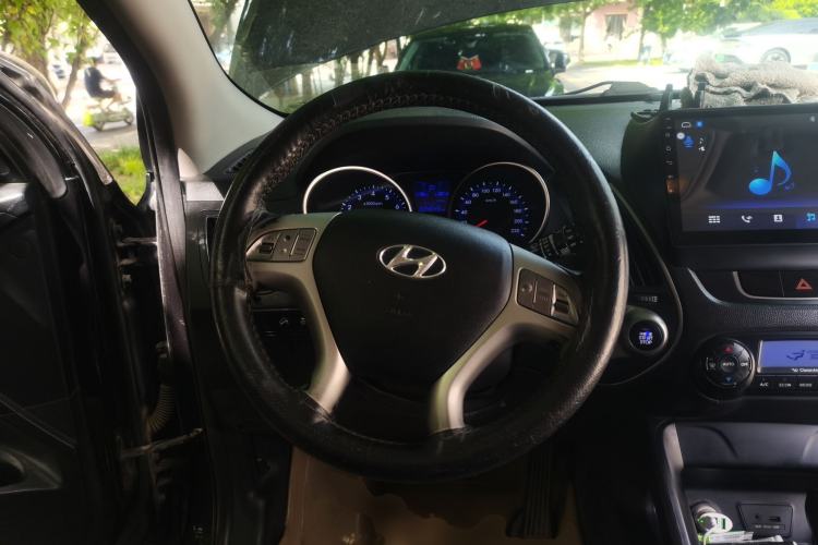Used Hyundai ix35 2013 2.0L Automatic 2WD Comfort GL China IV Standard Steering Wheel