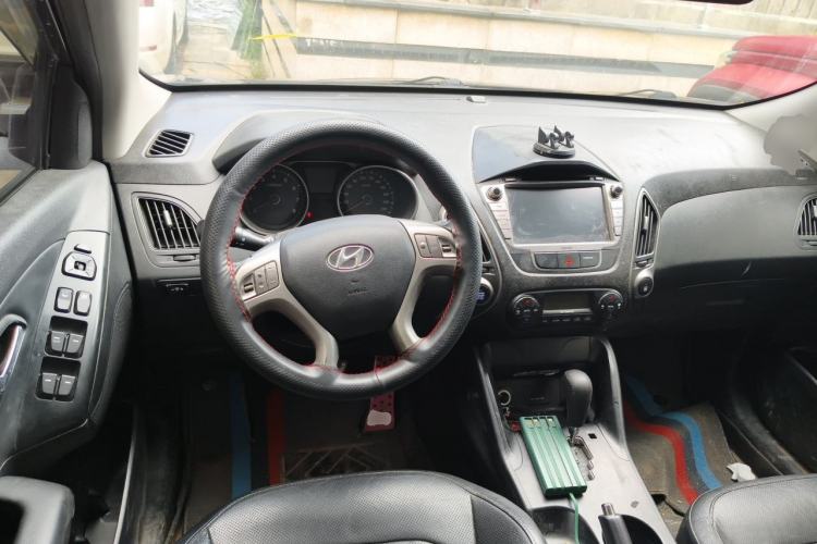 Used Hyundai ix35 2013 2.0L Automatic Two-Wheel Drive Smart GLS China V Standard Steering Wheel