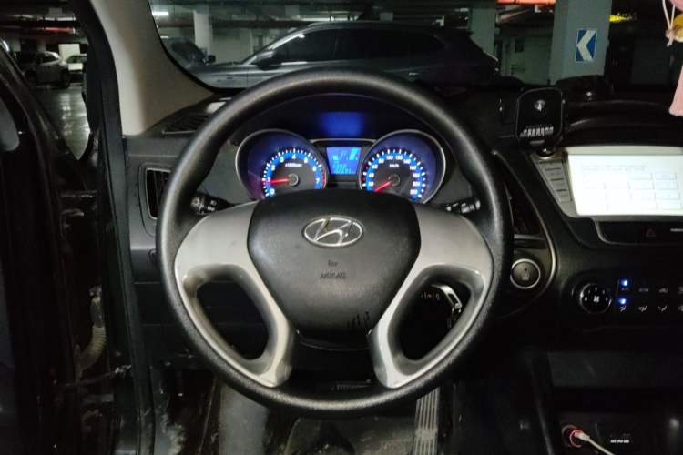 Used Hyundai ix35 2013 2.0L Automatic 2WD Comfort GL China IV Standard Steering Wheel