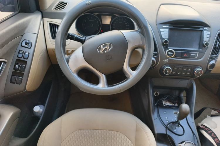 Used Hyundai ix35 2013 2.0L Automatic 2WD Comfort GL China IV Standard Steering Wheel
