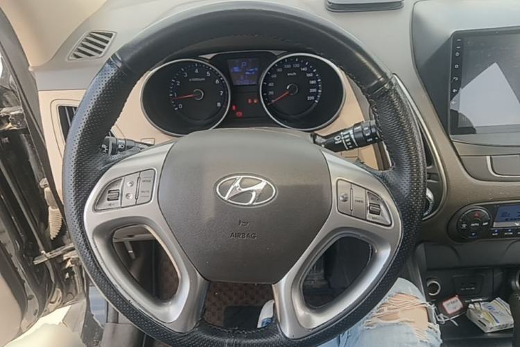 Used Hyundai ix35 2013 2.0L Automatic Two-Wheel Drive Smart GLS China IV Standard Steering Wheel