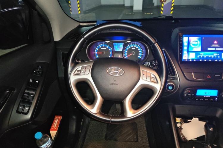 Used Hyundai ix35 2013 2.0L Automatic Two-Wheel Drive Smart GLS China IV Standard Steering Wheel