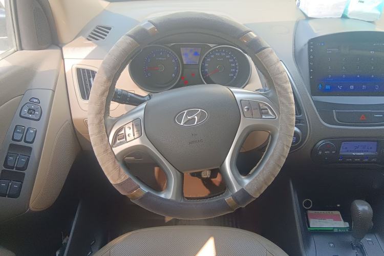 Used Hyundai ix35 2013 2.0L Automatic Two-Wheel Drive Smart GLS China IV Standard Steering Wheel