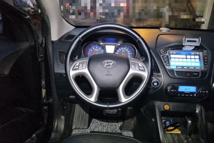 Used Hyundai ix35 2013 2.0L Automatic Two-Wheel Drive Smart GLS China IV Standard Steering Wheel