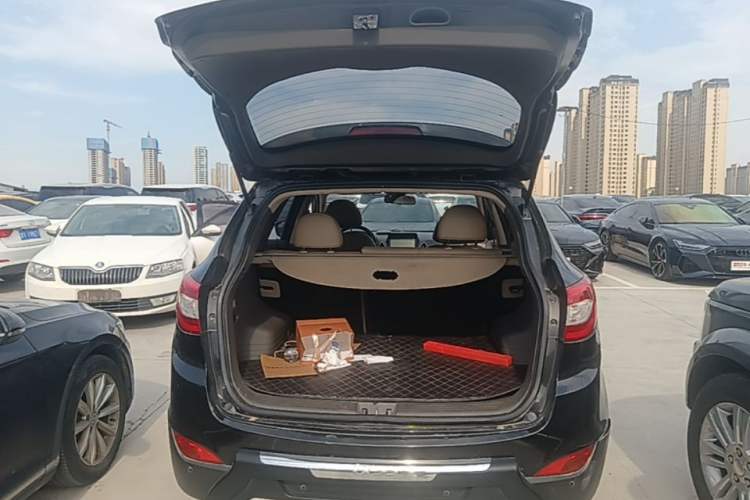 Used Hyundai ix35 2013 2.0L Automatic Two-Wheel Drive Smart GLS China IV Standard Trunk