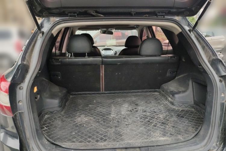 Used Hyundai ix35 2013 2.0L Automatic Two-Wheel Drive Smart GLS China IV Standard Trunk