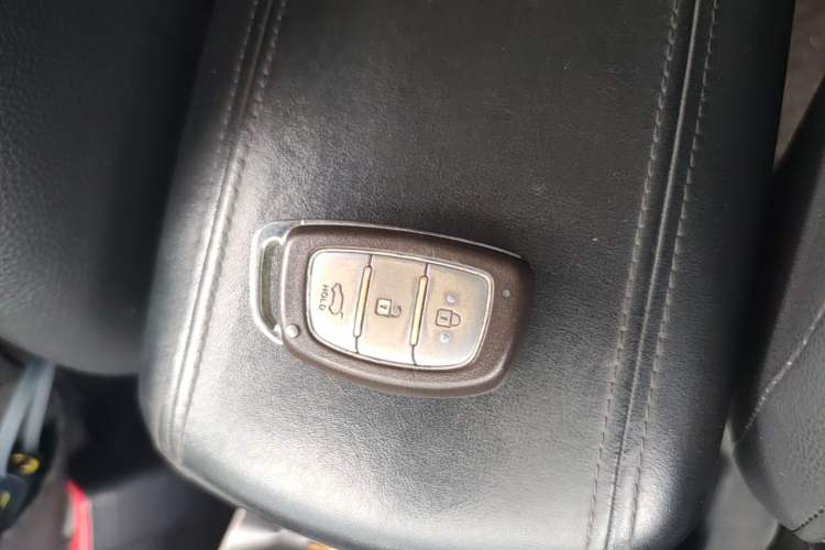 Used Hyundai ix35 2013 2.0L Automatic Two-Wheel Drive Smart GLS China V Standard Vehicle Key