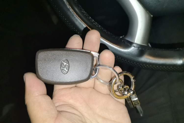 Used Hyundai ix35 2013 2.0L Automatic Two-Wheel Drive Smart GLS China IV Standard Vehicle Key