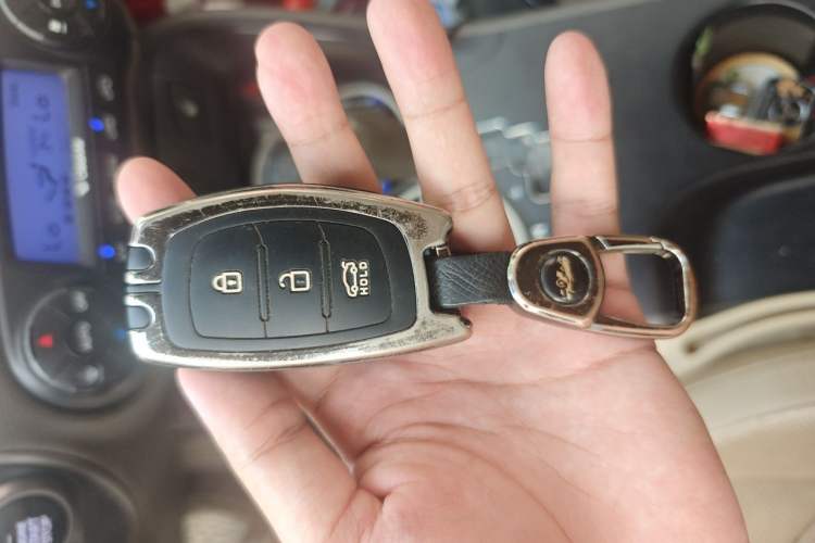 Used Hyundai ix35 2013 2.0L Automatic Two-Wheel Drive Smart GLS China IV Standard Vehicle Key