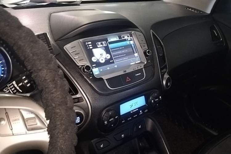 Used Hyundai ix35 2013 2.0L Automatic Two-Wheel Drive Smart GLS China IV Standard Audio And AC Panel