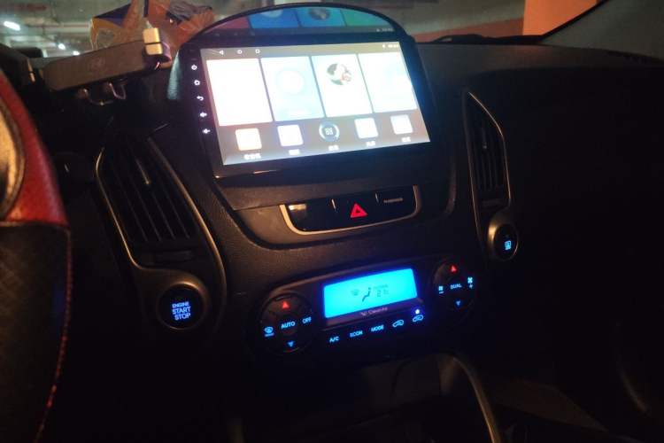 Used Hyundai ix35 2013 2.0L Automatic Two-Wheel Drive Smart GLS China IV Standard Audio And AC Panel