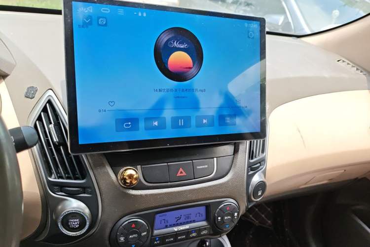 Used Hyundai ix35 2013 2.0L Automatic Two-Wheel Drive Smart GLS China IV Standard Audio And AC Panel