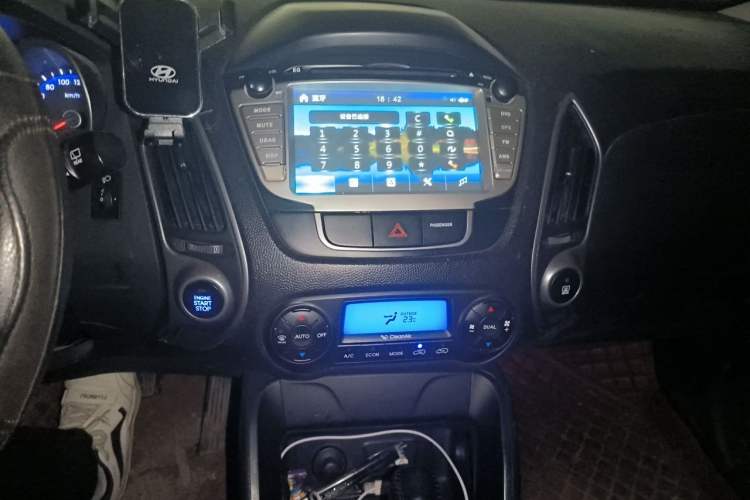 Used Hyundai ix35 2013 2.0L Automatic Two-Wheel Drive Smart GLS China IV Standard Audio And AC Panel