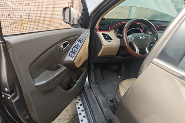 Used Hyundai ix35 2013 2.0L Automatic Two-Wheel Drive Smart GLS China IV Standard Driver Seat