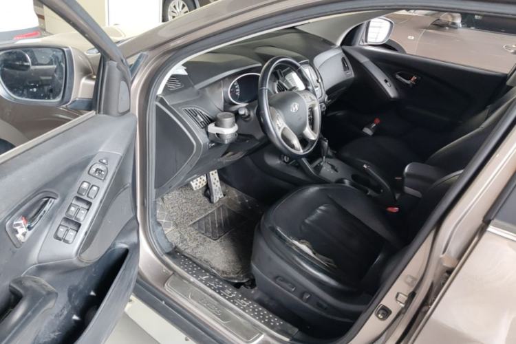Used Hyundai ix35 2013 2.0L Automatic Two-Wheel Drive Smart GLS China IV Standard Driver Seat