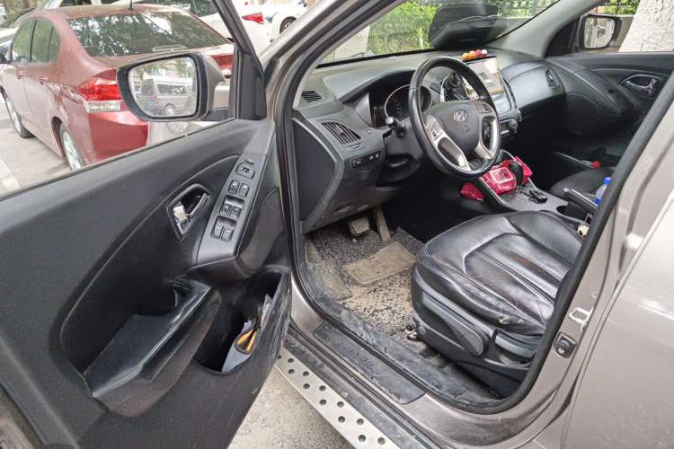 Used Hyundai ix35 2013 2.0L Automatic Two-Wheel Drive Smart GLS China V Standard Driver Seat