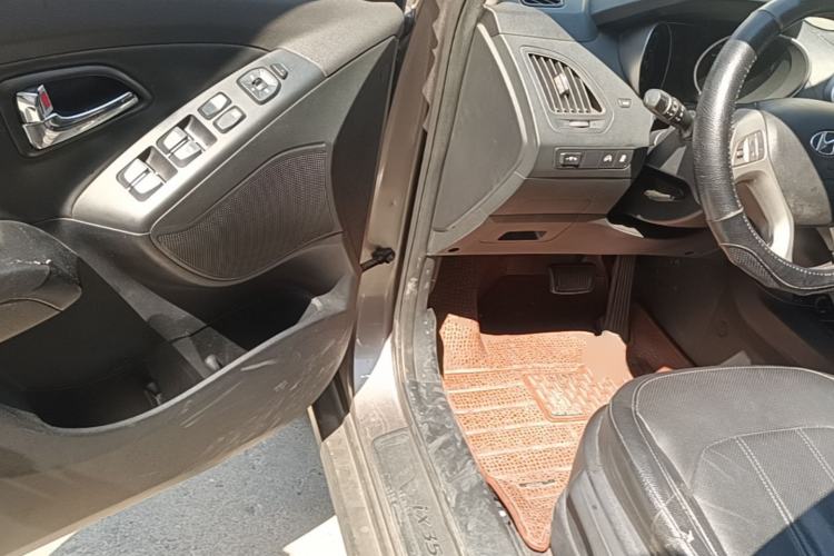 Used Hyundai ix35 2013 2.0L Automatic 2WD Comfort GL China IV Standard Driver Seat