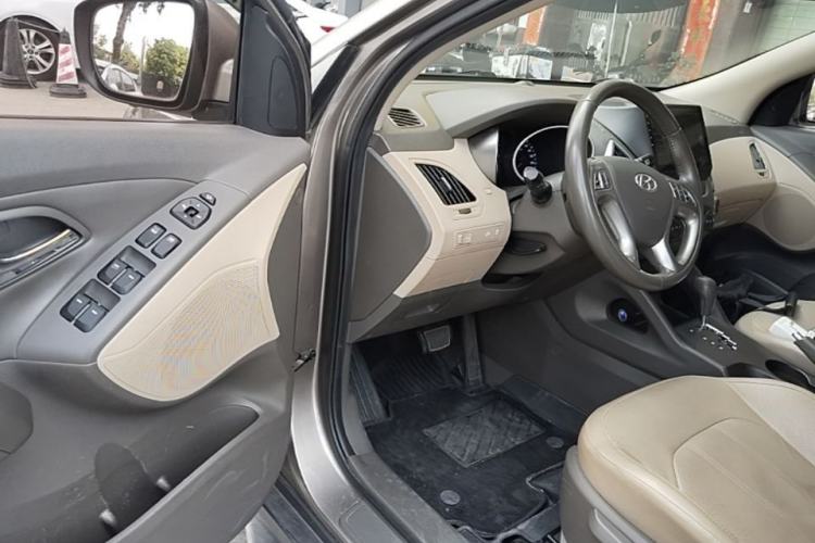 Used Hyundai ix35 2013 2.0L Automatic Two-Wheel Drive Smart GLS China IV Standard Driver Seat