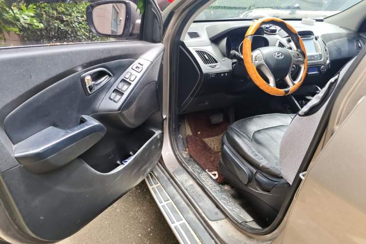 Used Hyundai ix35 2013 2.0L Automatic Two-Wheel Drive Smart GLS China V Standard Driver Seat
