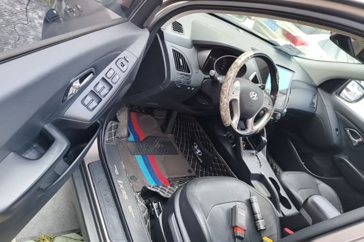 Used Hyundai ix35 2013 2.0L Automatic Two-Wheel Drive Smart GLS China IV Standard Driver Seat
