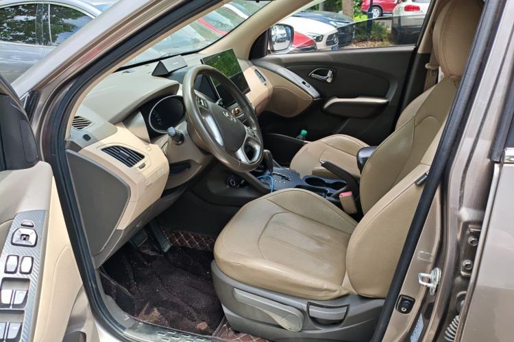 Used Hyundai ix35 2013 2.0L Automatic Two-Wheel Drive Smart GLS China IV Standard Driver Seat