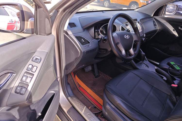 Used Hyundai ix35 2013 2.0L Automatic 2WD Comfort GL China IV Standard Driver Seat