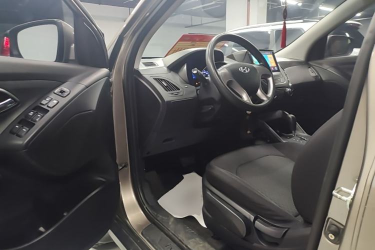 Used Hyundai ix35 2013 2.0L Automatic 2WD Comfort GL China IV Standard Driver Seat