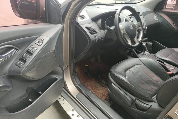 Used Hyundai ix35 2013 2.0L Automatic 2WD Comfort GL China IV Standard Driver Seat