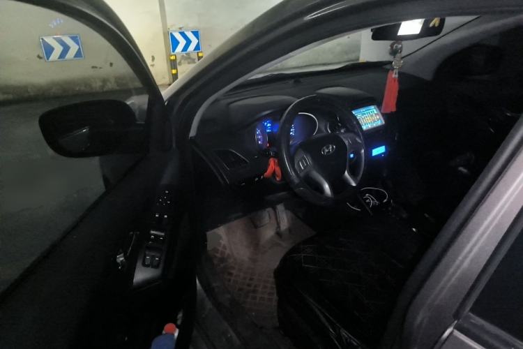 Used Hyundai ix35 2013 2.0L Automatic Two-Wheel Drive Smart GLS China IV Standard Driver Seat