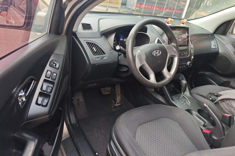 Used Hyundai ix35 2013 2.0L Automatic 2WD Comfort GL China IV Standard Driver Seat
