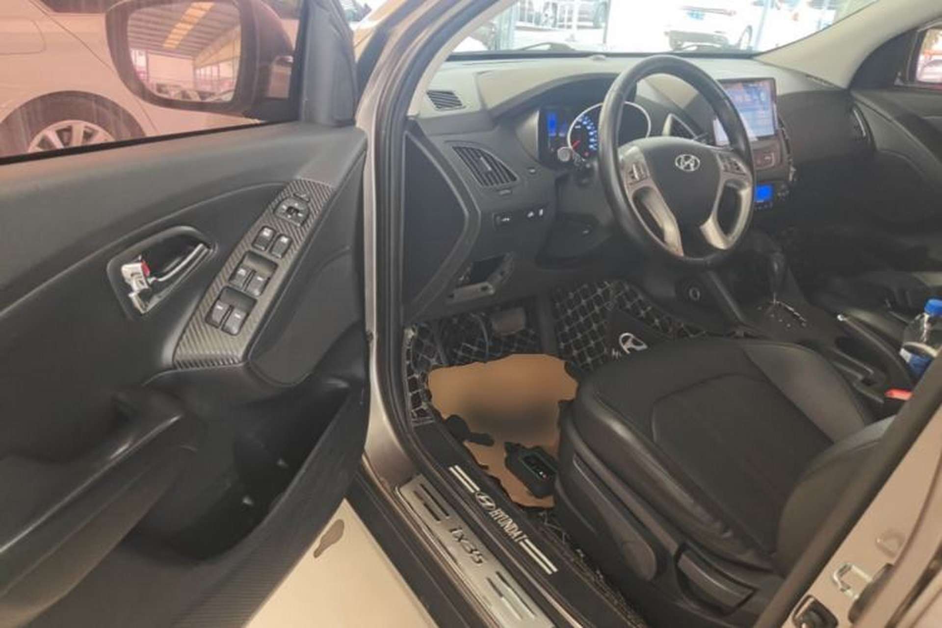 Used Hyundai ix35 2013 2.0L Automatic Two-Wheel Drive Smart GLS China IV Standard Driver Seat