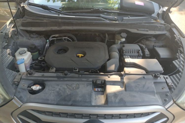 Used Hyundai ix35 2013 2.0L Automatic Two-Wheel Drive Smart GLS China IV Standard Engine Bay