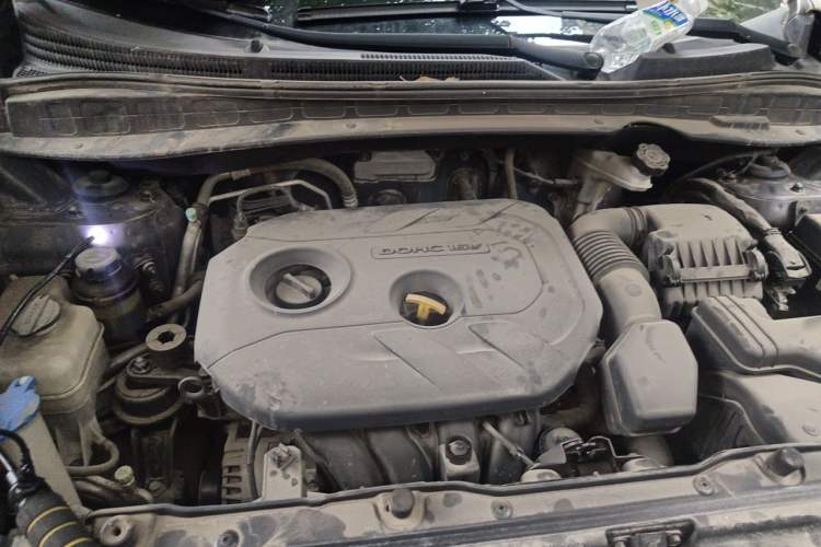 Used Hyundai ix35 2013 2.0L Automatic Two-Wheel Drive Smart GLS China V Standard Engine Bay