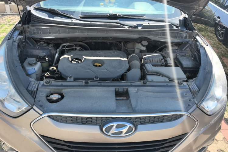 Used Hyundai ix35 2013 2.0L Automatic Two-Wheel Drive Smart GLS China IV Standard Engine Bay
